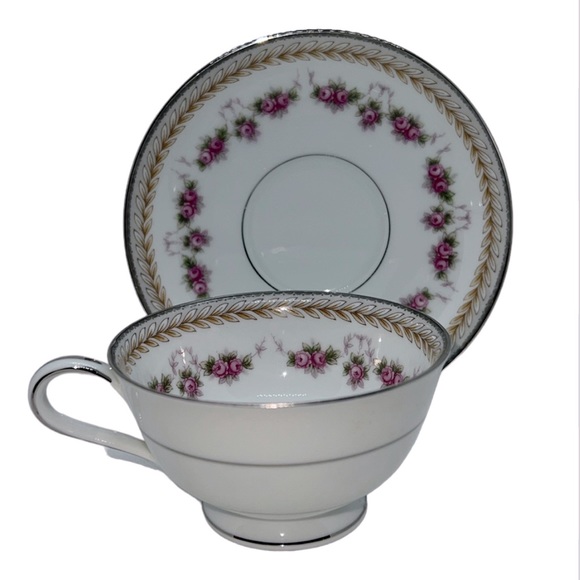 RC TEACUP & SAUCER VINTAGE 1960s PATTERN NORITAKE 564 VICTORIAN ROSES AND LAUREL - Picture 1 of 13